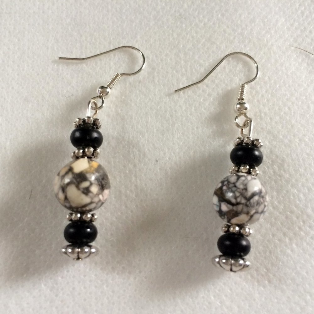 Howlite and black beaded dangling pierced earring